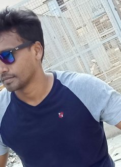 Aaron - Male escort in Dubai Photo 4 of 8