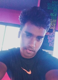 Aaron - Male escort in Dubai Photo 8 of 8