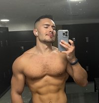 Aaron Walker - Male escort in Singapore Photo 5 of 5
