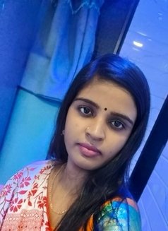 Aaroshi available for cam and real meet - escort in Chennai Photo 3 of 4