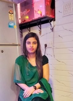 Aaroshi available for cam and real meet - escort in Chennai Photo 1 of 4