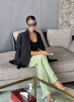 Myself Aarthi From India - in Dubai - puta in Dubai Photo 3 of 8