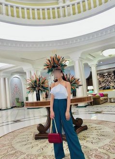 Myself Aarthi From India - in Dubai - puta in Dubai Photo 4 of 8