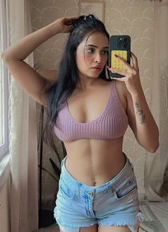 Aarthi - puta in Perth Photo 1 of 4