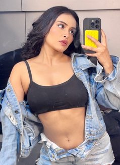 Aarthi - puta in Perth Photo 2 of 4