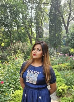 Aarti - puta in Lucknow Photo 3 of 3