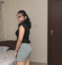 Sadhna Chaudhari Independent - puta in Gurgaon