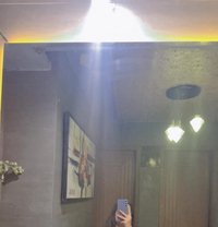 Aarti Independent Girl in Cp - puta in New Delhi