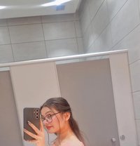 Aarti Independent Girl in Cp - puta in New Delhi Photo 4 of 5