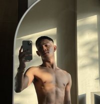 Aartt - Male escort in Makati City