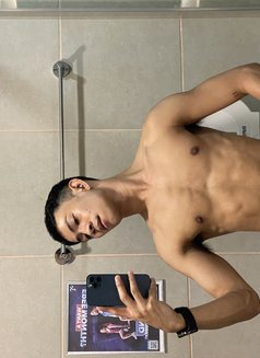 Aartt - Male escort in Makati City Photo 7 of 10