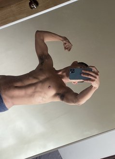 Aartt - Male escort in Makati City Photo 8 of 10