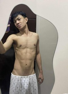 Aartt - Male escort in Manila Photo 5 of 8