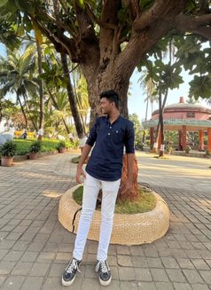 Aarush - Male escort in Mumbai Photo 5 of 8