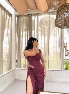 Aarushi - escort in Kolkata Photo 2 of 4