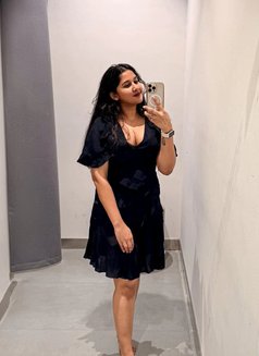 Aarushi - escort in Surat Photo 1 of 2