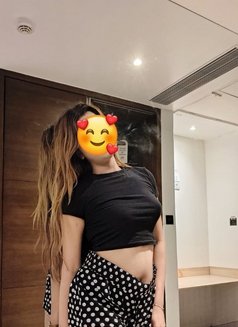 Aarvi - escort in Pune Photo 14 of 17