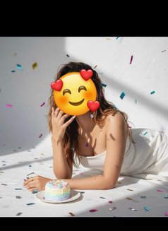 Aarvi - puta in Pune Photo 18 of 18