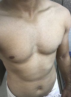 Aaryan Malhotra - Acompañantes masculino in New Delhi Photo 1 of 2
