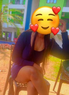 Aarzoo - escort in Mumbai Photo 1 of 1