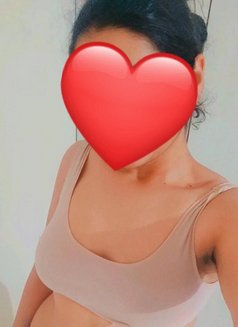 Aasha Call Girl Cam & Real Meet 🤍 - puta in Hyderabad Photo 1 of 2