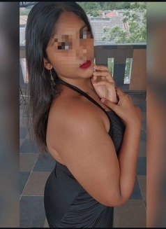 Aasha - escort in Kolkata Photo 1 of 3