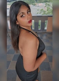 Aasha - escort in Kolkata Photo 2 of 3