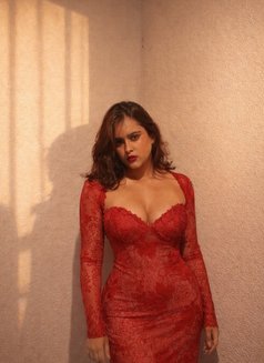 Aashi - escort in Bangalore Photo 1 of 6