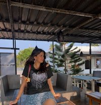 Aashika - puta in Guwahati Photo 1 of 3