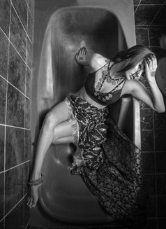 Aashna (Indian Model) @ Dxb ViP Service - puta in Dubai Photo 8 of 11