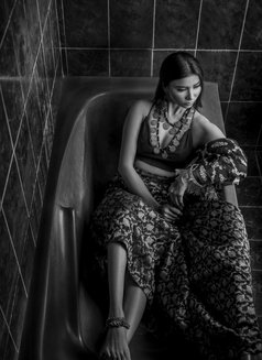 Aashna (Indian Model) @ Dxb ViP Service - puta in Dubai Photo 9 of 11