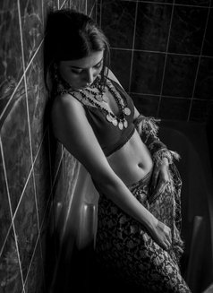 Aashna (Indian Model) @ Dxb ViP Service - puta in Dubai Photo 10 of 11