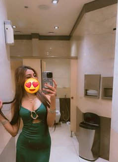 Aashu - escort in Dubai Photo 3 of 5