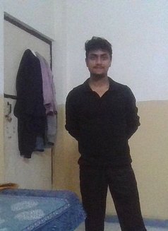 Aashu - Intérprete masculino de adultos in New Delhi Photo 4 of 5