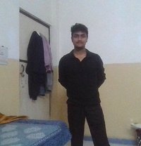Aashu - Intérprete masculino de adultos in New Delhi