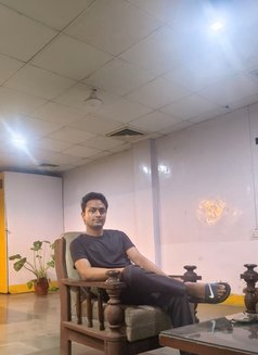 Aashu - Acompañante masculino in New Delhi Photo 1 of 4