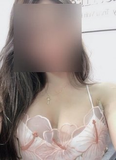 Aashvi Shah (Nri Uk Return) cam and real - escort in Mumbai Photo 2 of 6