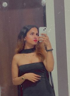 Aastha - Transsexual escort in Mumbai Photo 3 of 11