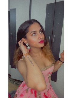 Aastha - Transsexual escort in Mumbai Photo 9 of 11
