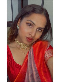 Aastha - Transsexual escort in Mumbai Photo 4 of 11