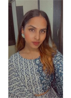 Aastha - Transsexual escort in Mumbai Photo 7 of 11