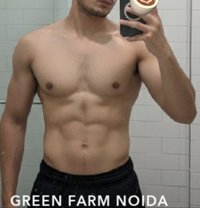 Aayu - Male escort in Noida