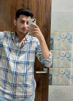 Aayush - Male escort in Gurgaon Photo 4 of 4