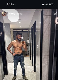 Aayush - Male escort in Mumbai Photo 2 of 2