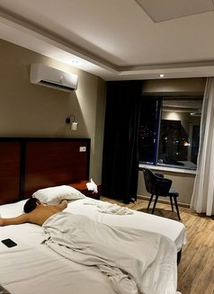 Aayush - Male escort in New Delhi Photo 3 of 6