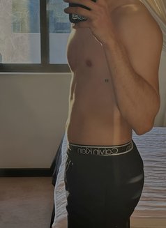 Aayush - Male escort in New Delhi Photo 4 of 6