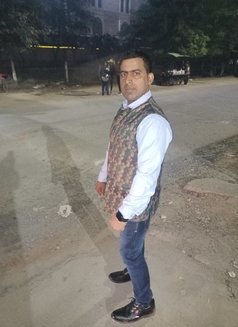 Aayush Singh - Acompañantes masculino in New Delhi Photo 2 of 7