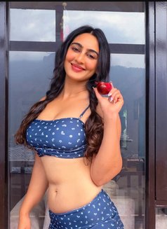 Aayushi - Intérprete de adultos in Dubai Photo 3 of 8