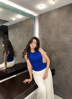 Aayushi - escort in New Delhi Photo 4 of 4