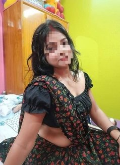 Aayushi - escort in Noida Photo 1 of 2